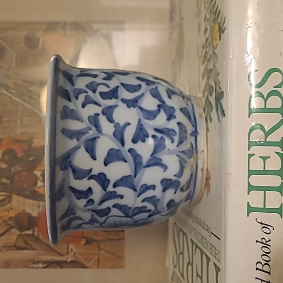 VINTAGE CHINOISERIE BLUE & WHITE PLANTERS SET OF 4 - Picture 10 of 16